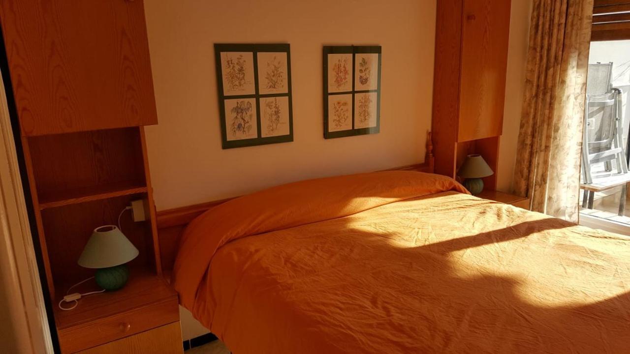Apart 2 Habit Vistas Playa Y Montana Lift Parking Calella Luaran gambar